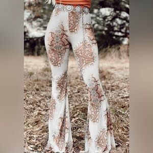 WHITE WESTERN PRINT BELL BOTTOM PANTS SIZE MEDIUM NWOT